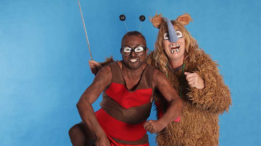 Faulhorn Gustl Ein Mann und eine Frau verkleidet als Faulhorn und Wasserfloh